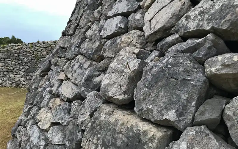 今歸仁城跡優美的城牆