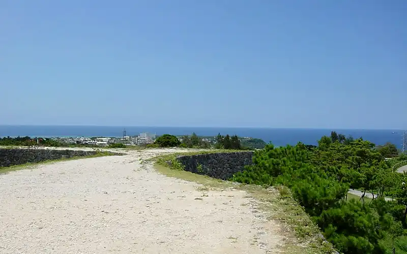 座喜味城的石砌城牆